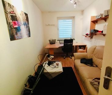 EG * Balkon * wird noch renoviert - Foto 1