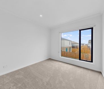 5 Fen Walk, Point Cook VIC 3030 - House For Rent | Domain - Photo 4