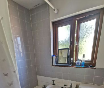 House share to rent on - Photo 6