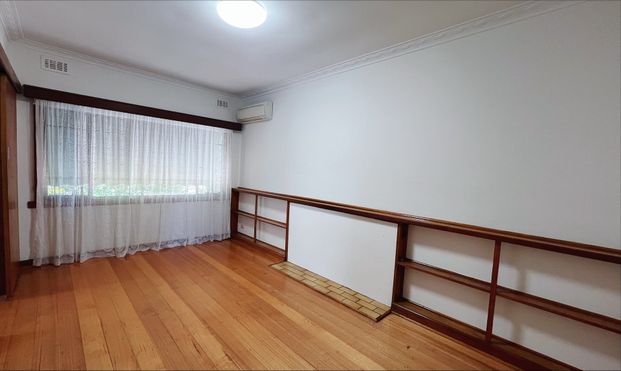 14 Edward St , MITCHAM - Photo 1