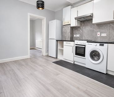 Woodside Green, London, SE25 5HU - Photo 2