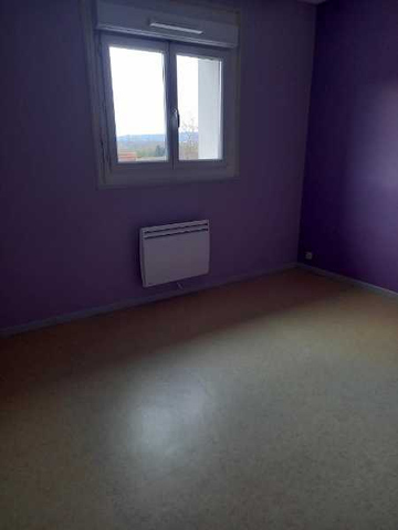 Location : Appartement 3 pièces 67 m2 – VIEUX CHARMONT - Photo 4