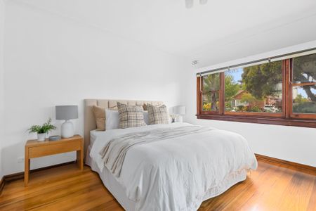 Comfortable Living on Bird Avenue! - Photo 3