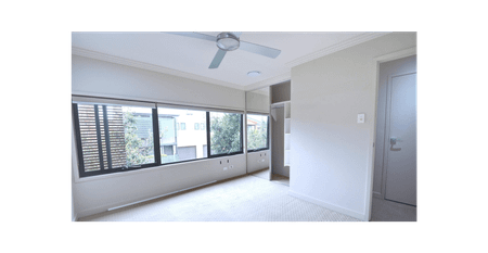 Stunning 3-Bedroom Townhouse - Photo 3