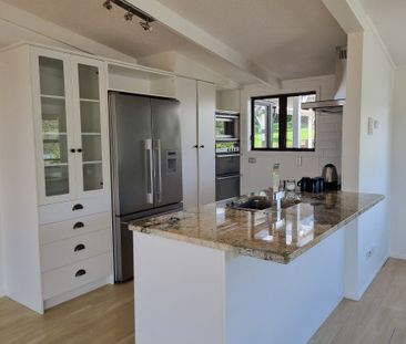 Coastal Living & Sea Views - Photo 4