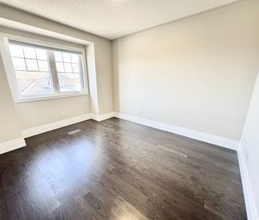 For Lease - 11 Stoyell Drive, Richmond Hill, Ontario - Photo 2
