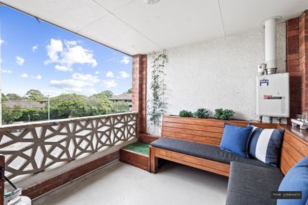 Fully Renovated Unit - Photo 3