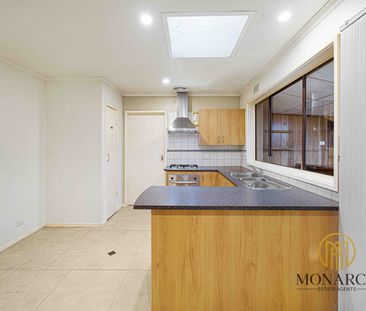 Comfortable Family Home in Hoppers Crossing - Photo 5