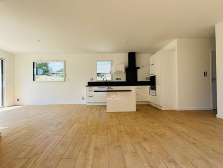 Location Maison 6 pièces 115m² - Photo 2