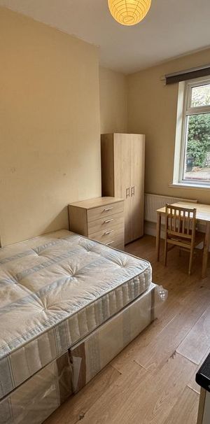 1 bedroom bedsit to rent - Photo 1