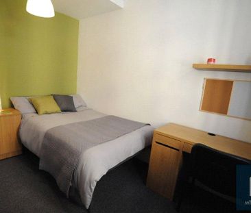 1 bedroom in a house share to rent - Photo 2