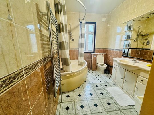 4 Bed Terraced House, Swinderby Road, HA0 - Photo 1