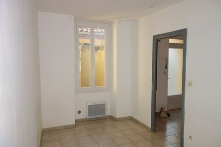 Location Appartement 2 pièces 42m² NIMES 30000 - Photo 5