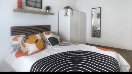 Room in a shared 5-bedroom apartment for rent in Goya - Photo 2