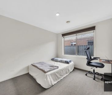 “Stunning Family Home in Tarneit VIC!” - Photo 1