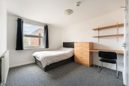 8 bedroom terraced house to rent - Photo 3