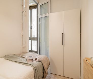 Carrer la Rambla, Barcelona, Catalonia 08002 - Photo 4