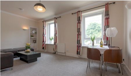 3 bedroom flat to rent - Photo 2