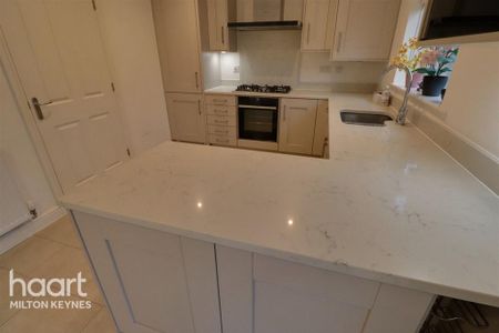 3 bedroom detached house to rent - Photo 5