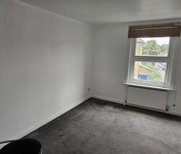 Studio Flat, Lee High Road, SE13 - Photo 3