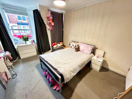 3 bedroom house share to rent - Photo 3