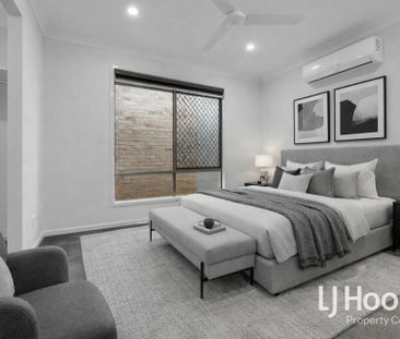 Great Location - Two Living Zones - Freshly Painted & New Carpets - Photo 4