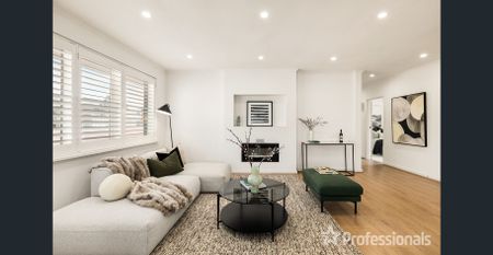 SOPHISTICATION AND STYLE - Photo 2