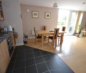 2 bedroom maisonette to rent - Photo 4