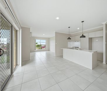 Contemporary Family Living with Space & Style - Photo 4