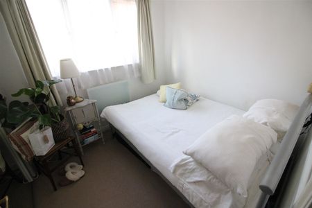 Heathcote Road, Twickenham - Photo 2