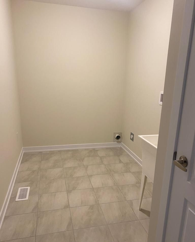 For Lease - 27 Wintergreen Crescent, Haldimand, Ontario - Photo 4