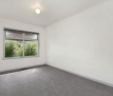 WALKING DISTANCE TO CENTRAL BALLARAT! - Photo 1