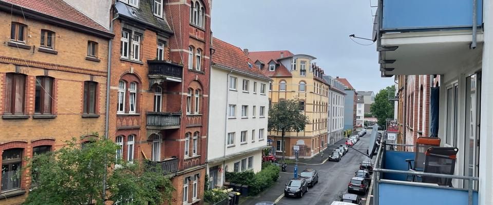 1 Zimmer für STUDENTEN- BERUFSTÄTIGE in 3er WG Sofort frei! Komplett möbliert mit Einbauküche direkt an der UNI - Foto 1