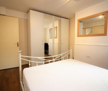 4 bedroom terraced house to rent - Photo 4