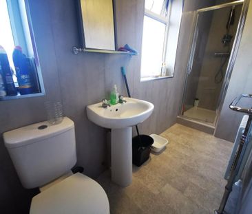 3 bedroom flat to rent - Photo 3