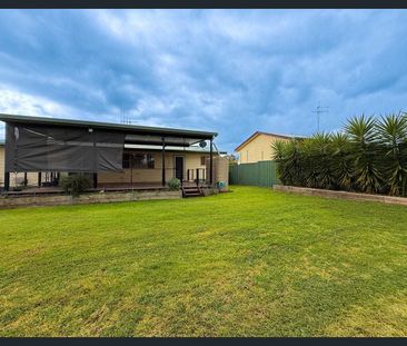 Modern 3-Bedroom Home - Photo 4