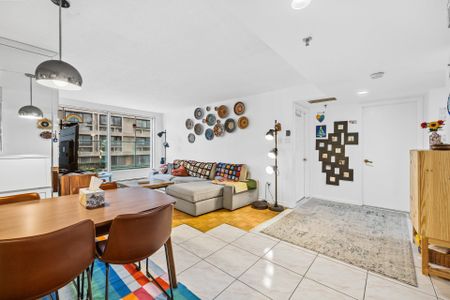 Apartment for rent, Montréal (Ville-Marie) - Photo 2