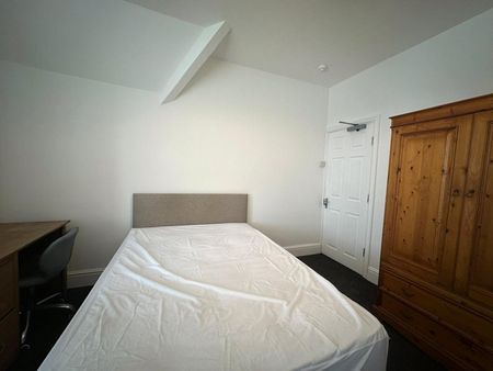 High Street, Bangor, Gwynedd, LL57 - Photo 2