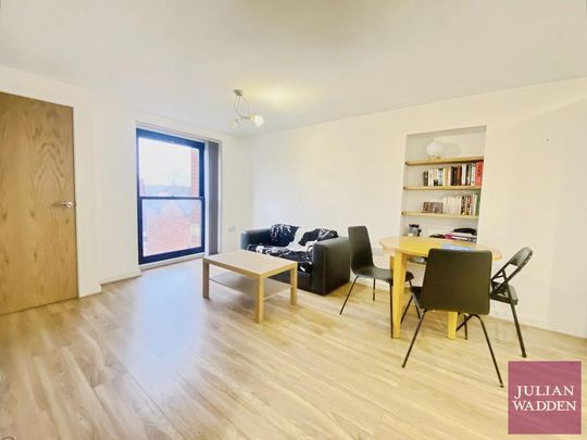1 bedroom flat to rent - Photo 1