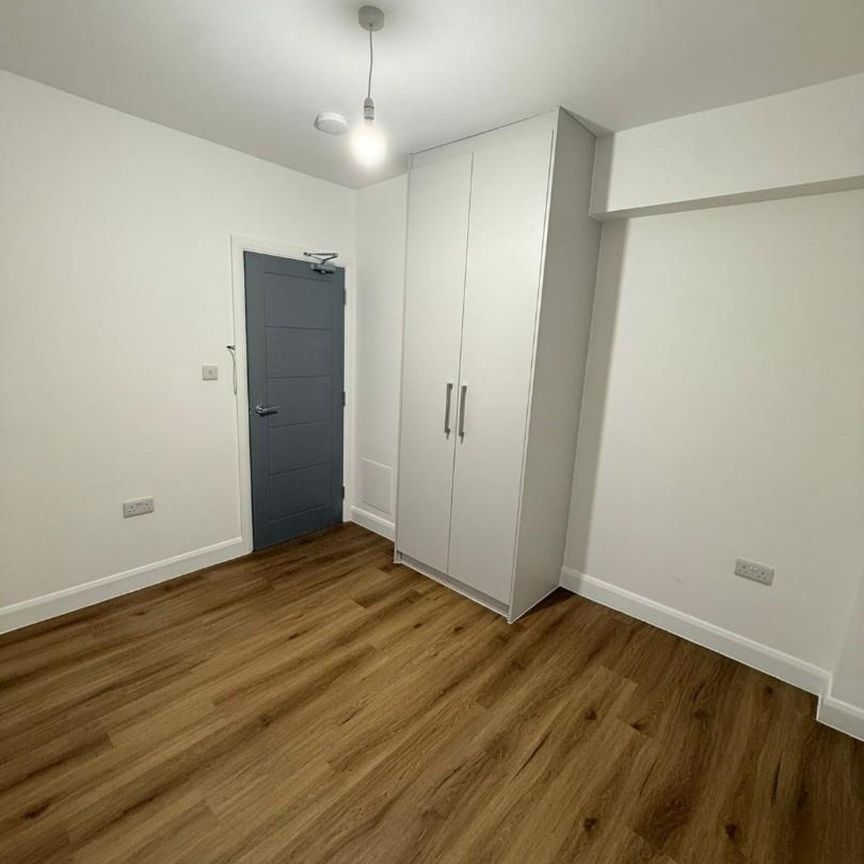 1 bedroom Flat To Let - Photo 1