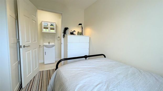 Huntswood, Ashford - Photo 1