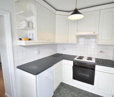 2 bedroom maisonette to rent - Photo 6