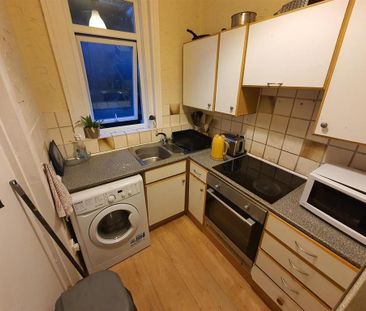 13 bedroom house share to rent - Photo 1