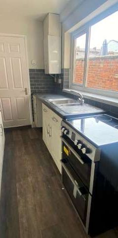 2 bed terraced house to rent in Lansdowne Street, Darlington - Photo 1