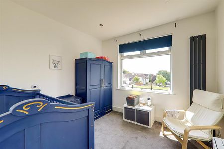 3 bedroom semi-detached bungalow to rent - Photo 5