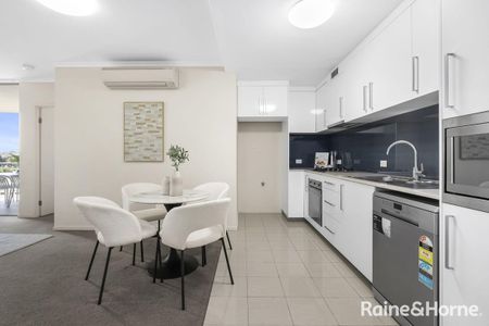 Stylish and Modern Apartment in the Heart of Auchenflower - Photo 3