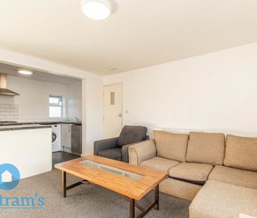 1 bed Shared Flat for Rent - Photo 2