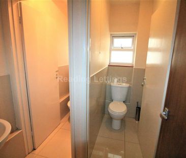 4 bedroom flat to rent - Photo 1