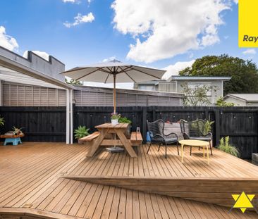 Versatile Living in the Heart of Onehunga - Photo 1