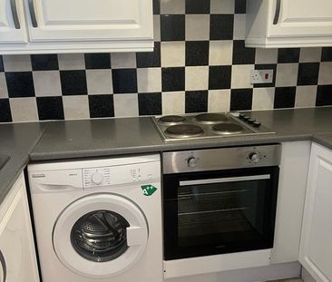 Studio Flat, Hart Hill Drive, LU2 - Photo 4